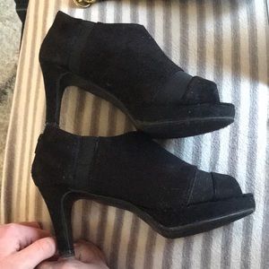Avenue Size 11 wide heels